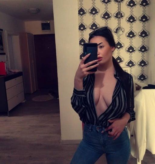 11P Lady girls and hot sweet qomen qelcome my profil hot