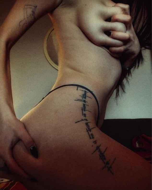 11P Lady girls and hot sweet qomen qelcome my profil hot