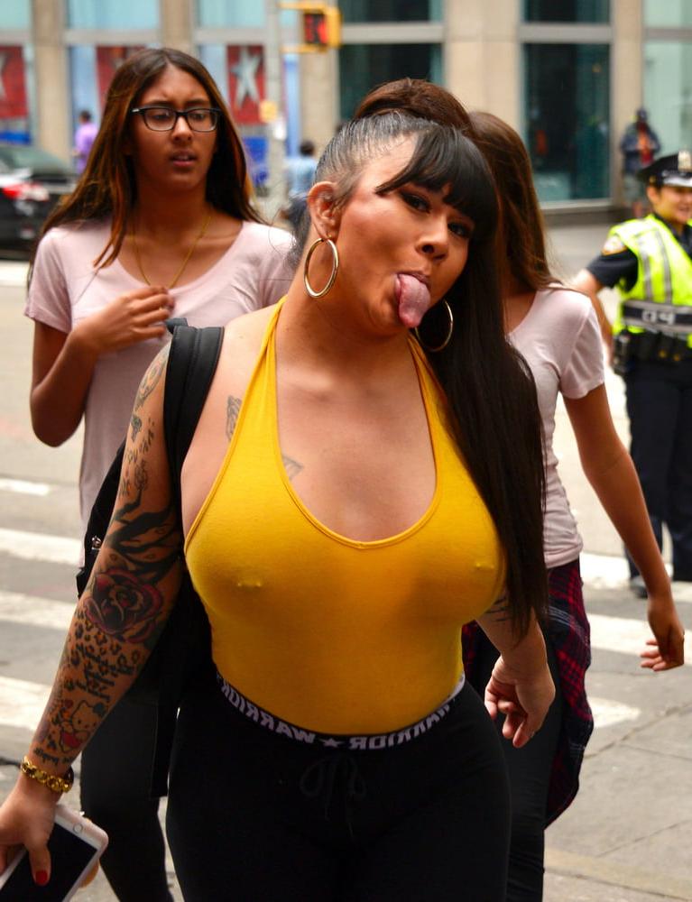 25P Younger women has forgotten her bra 07.