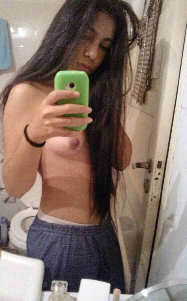 25P Arab girls