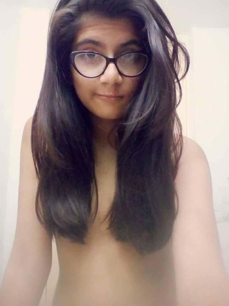 25P Indian teen girls boobs pics collection- Random clicks