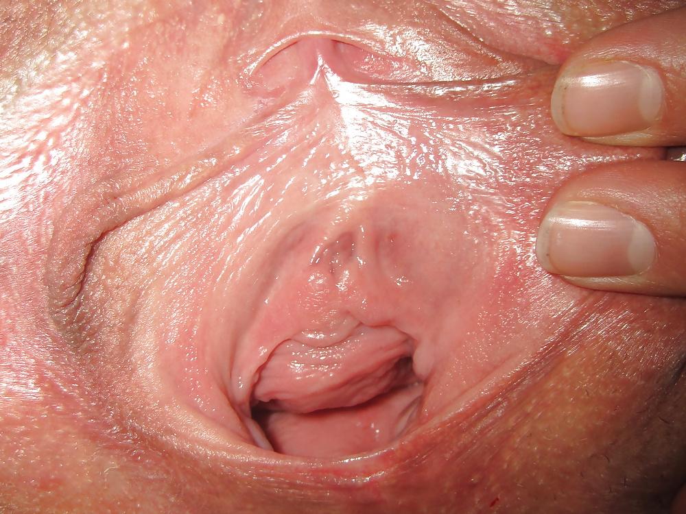 8P Mature slut gaping cunt