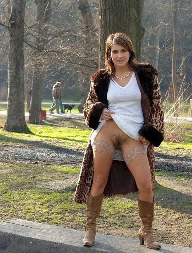 25P Girls I Like 145, Upskirts