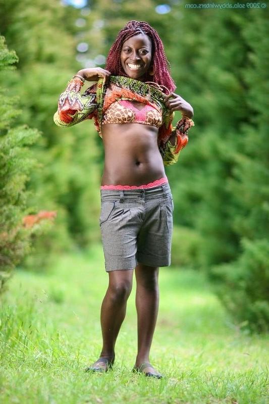 17P Carolina - black MILF slut shaved cunt