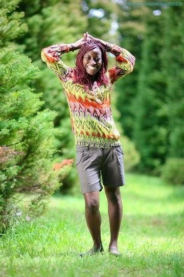 17P Carolina - black MILF slut shaved cunt