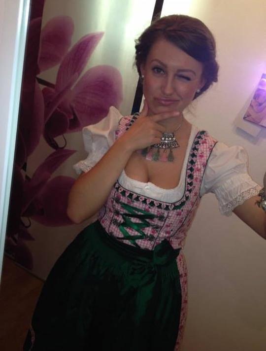 25P Sexy Dirndl Girls 369