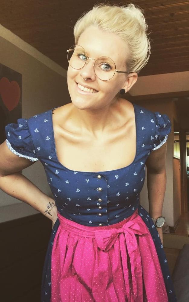 25P Sexy Dirndl Girls 369