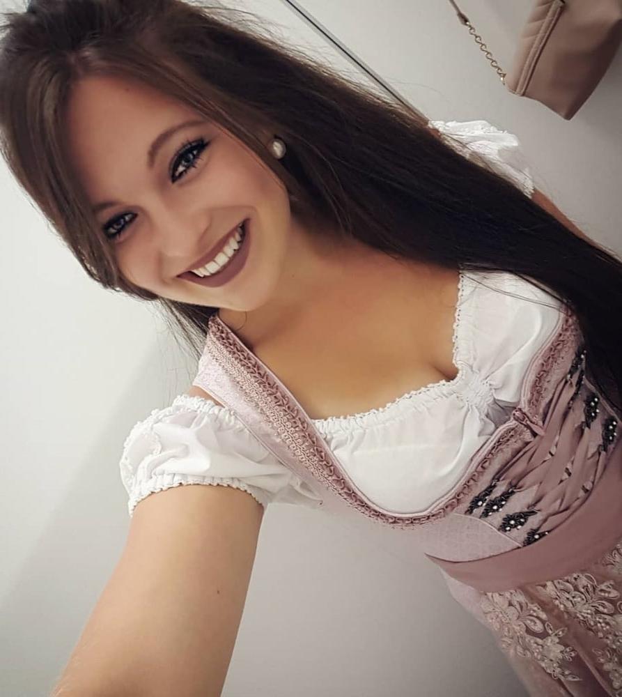 25P Sexy Dirndl Girls 370