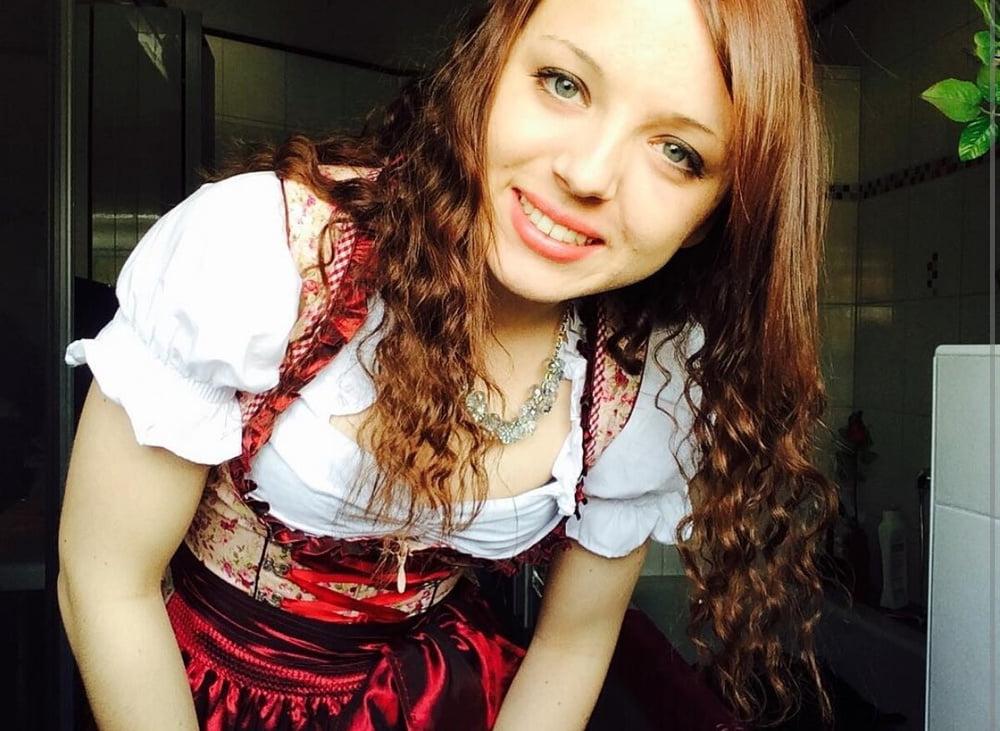 25P Sexy Dirndl Girls 370