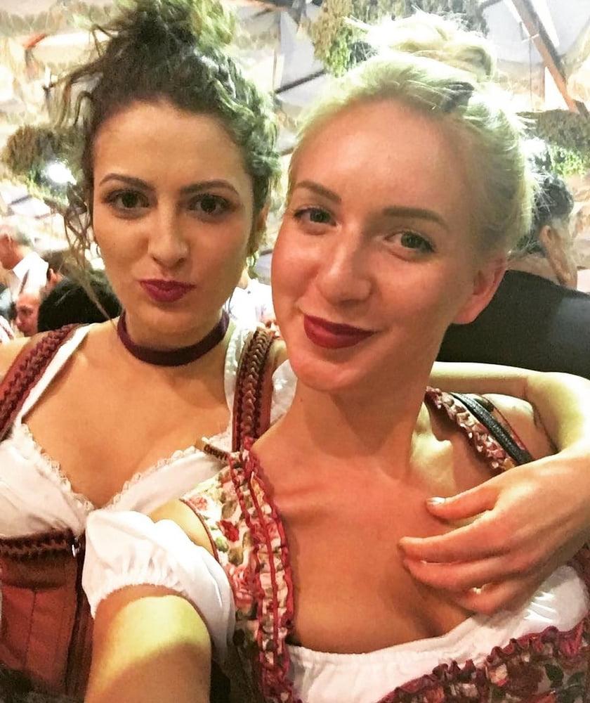 25P Sexy Dirndl Girls 370