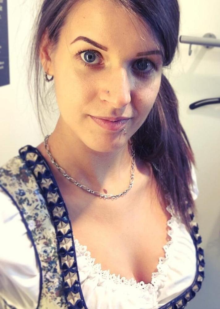 25P Sexy Dirndl Girls 370