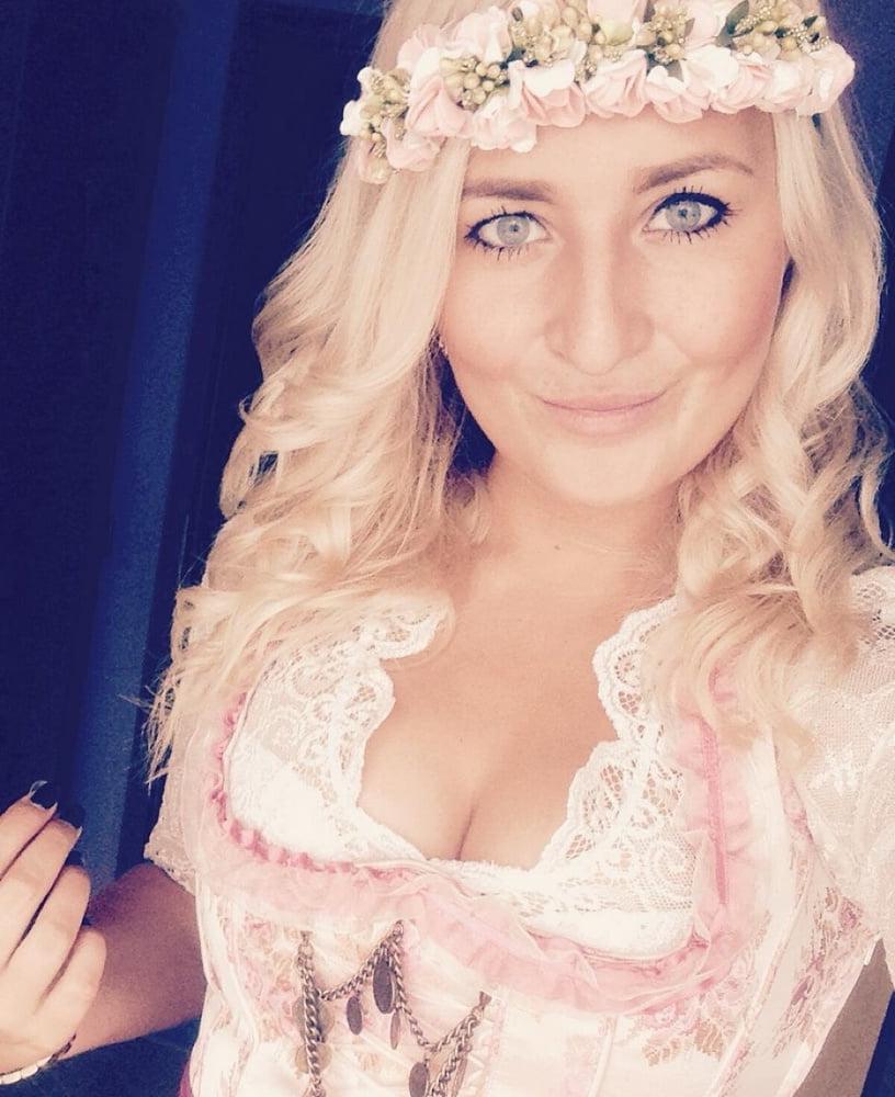 25P Sexy Dirndl Girls 370