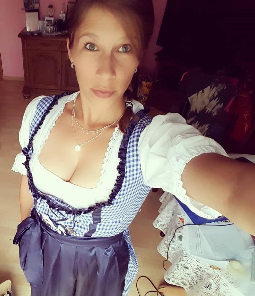25P Sexy Dirndl Girls 368