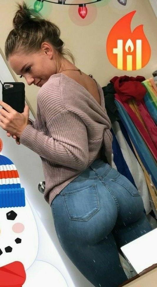 10P Selfie ass girls
