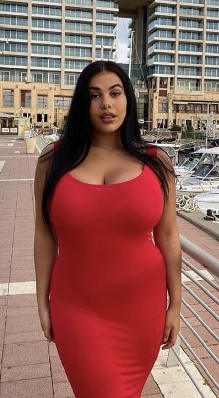 25P Middle eastern sexy girls