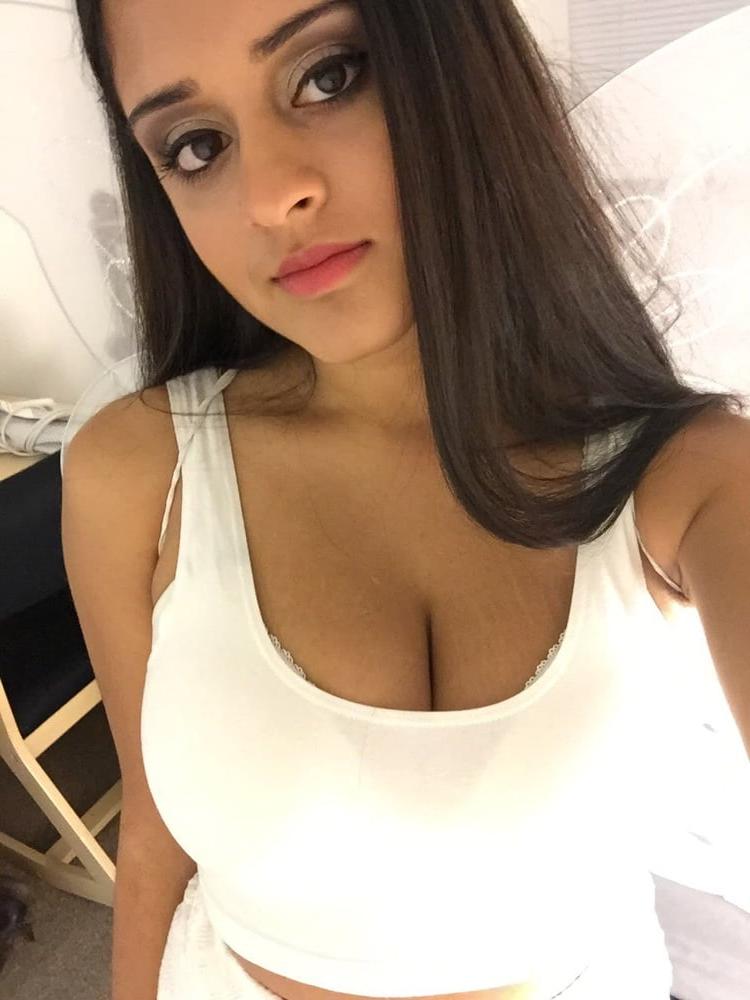 25P Middle eastern sexy girls