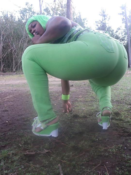 22P More thick hoes