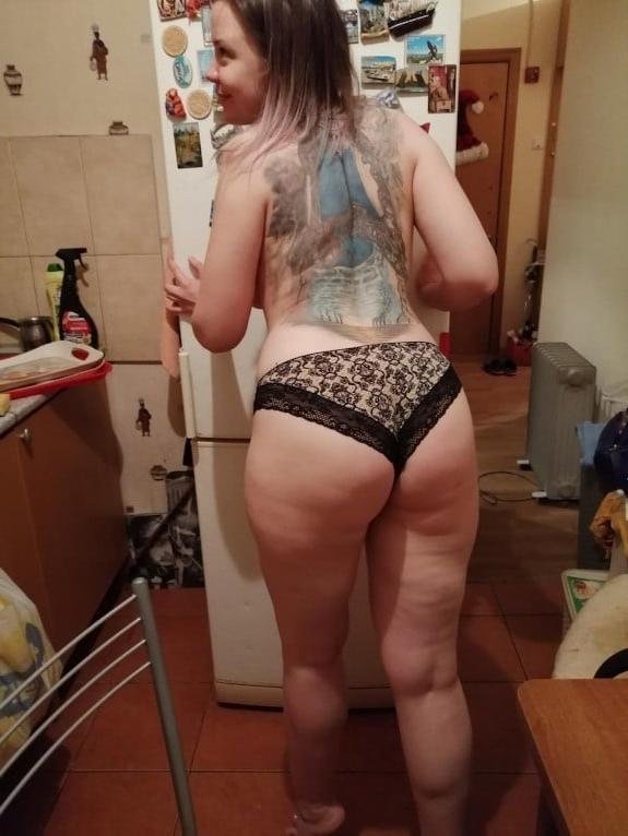 15P blonde ex girlfriend