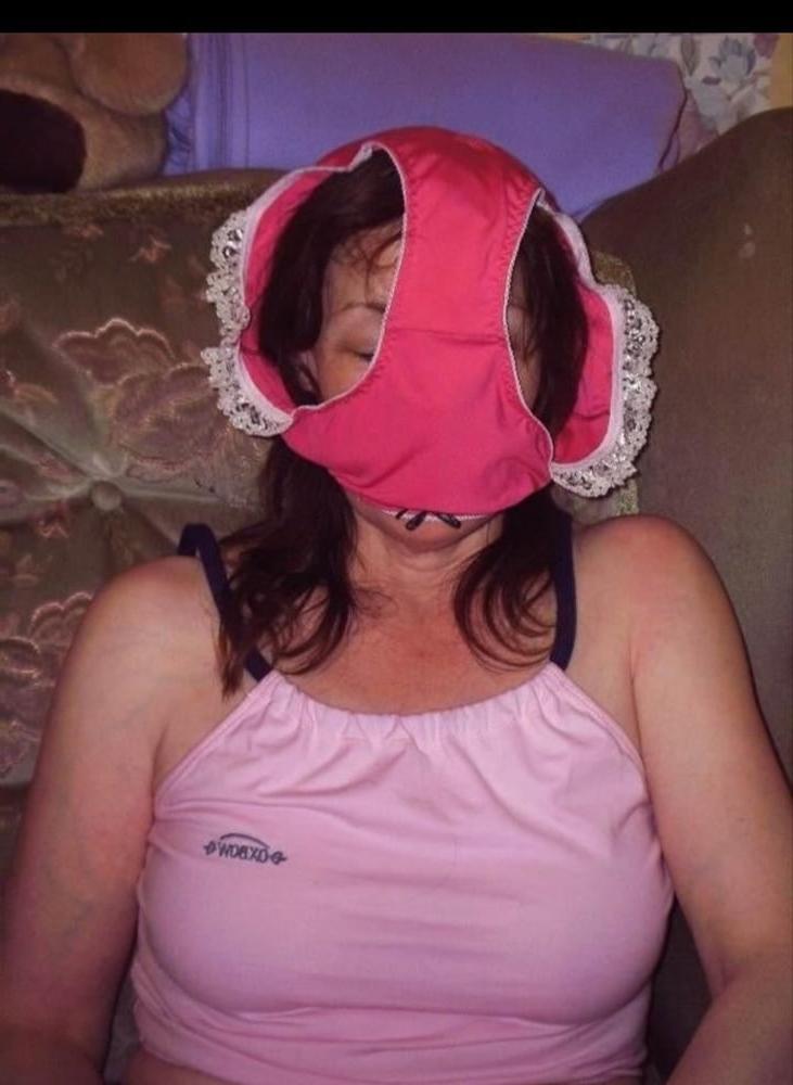 25P Girls with panties on their face, on their head (photos from