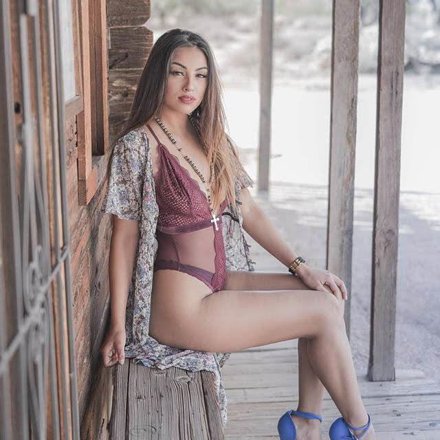 25P Private life of Jennifer C (Arizona)