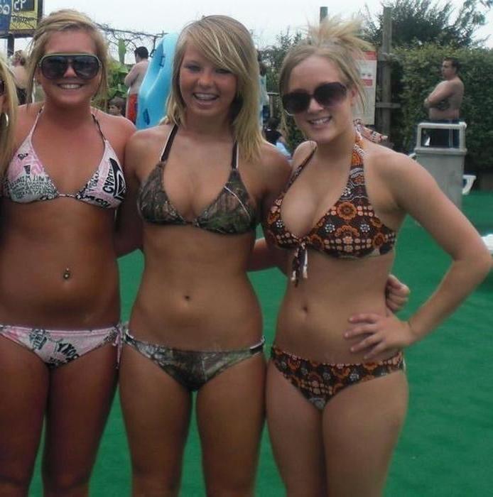 25P Nice girls and lady's in bikini