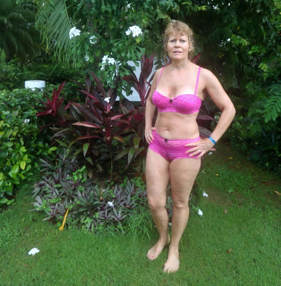 25P Girls I Like 140, Summer Girls