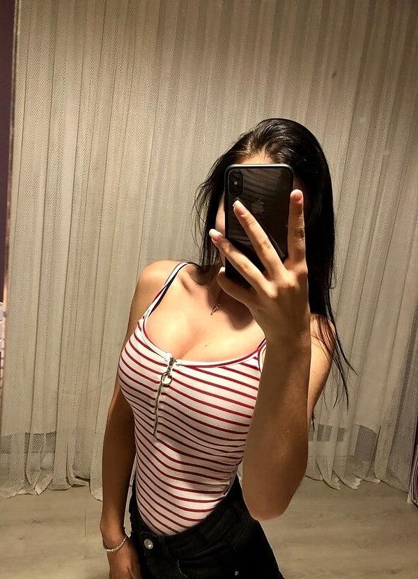 25P Turkish girls showing off