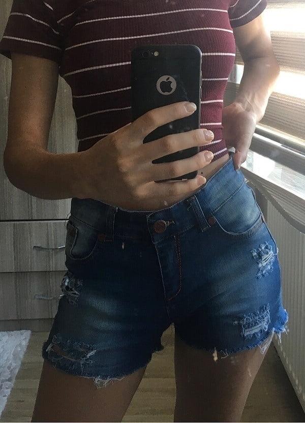 25P Turkish girls showing off