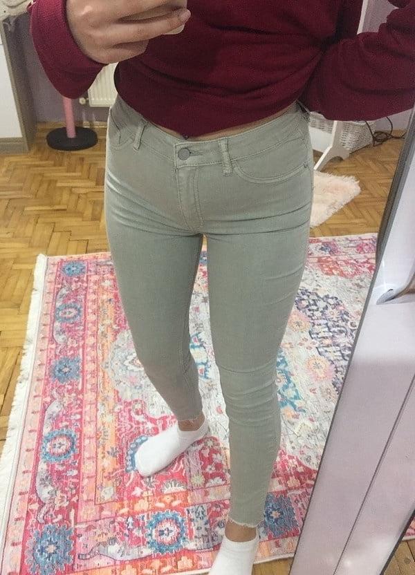 25P Turkish girls showing off