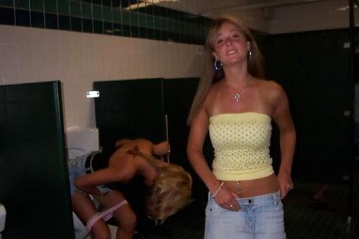 25P Girls using Men's Room - coolbudy