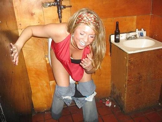 25P Girls using Men's Room - coolbudy