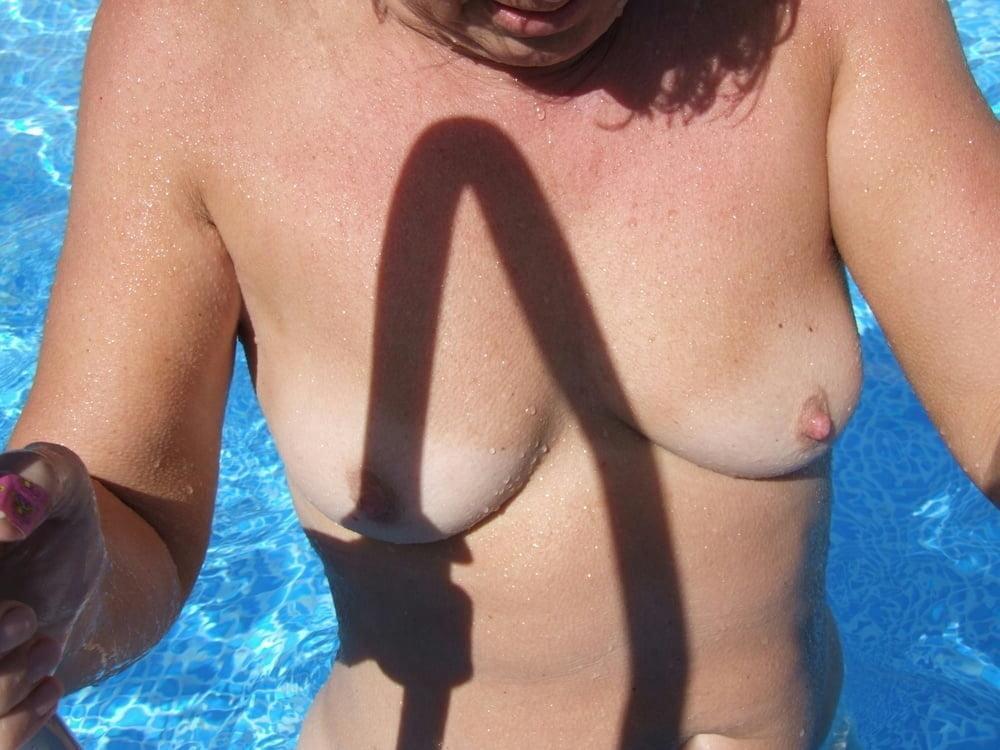 15P Sexy UK Teacher Likes to Show and Share