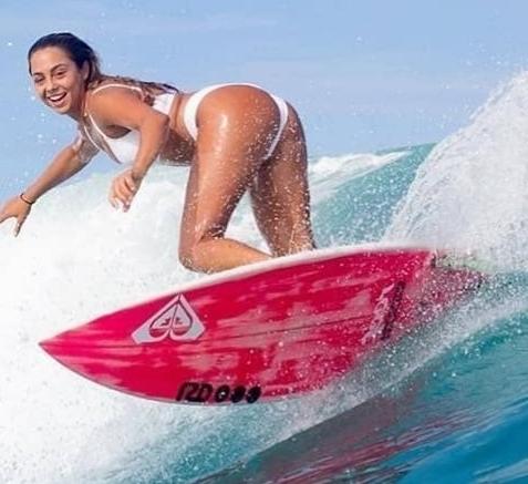 25P SURFER GIRLS