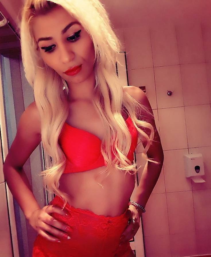 11P new anal performing escort