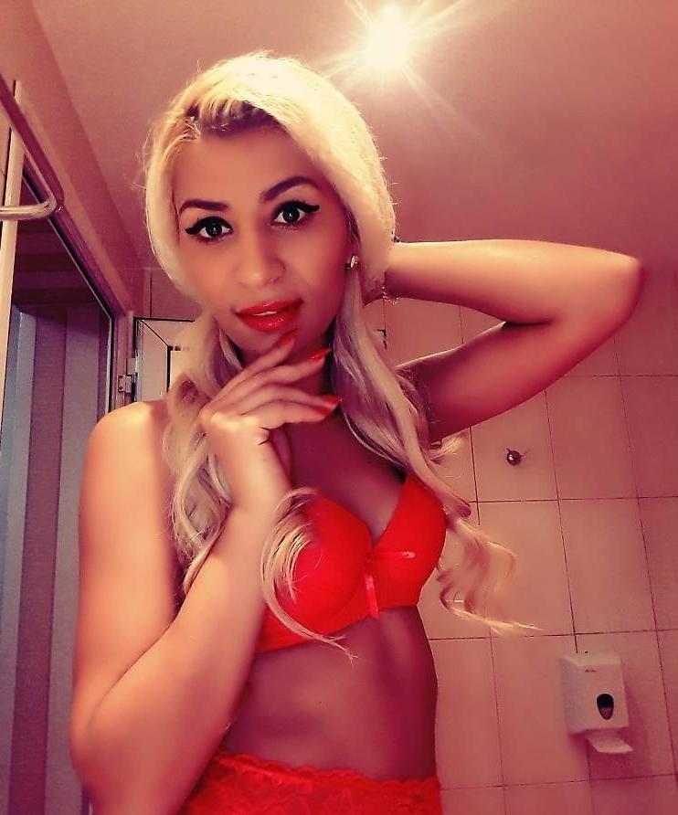 11P new anal performing escort