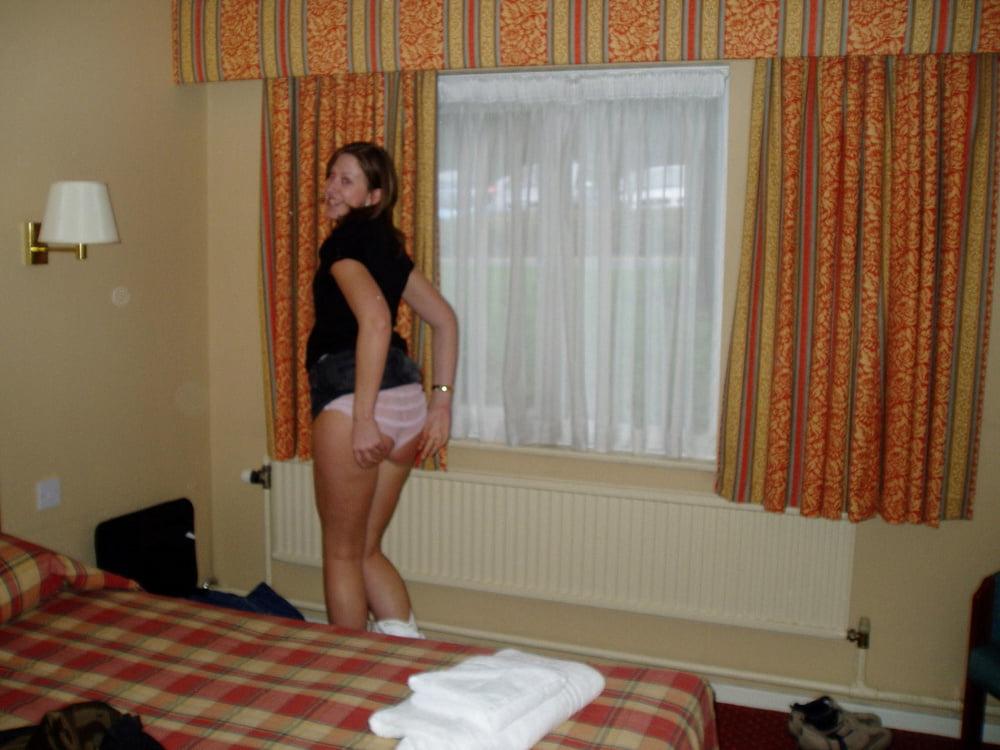 25P Girls around the World Welcome to Russia. 1