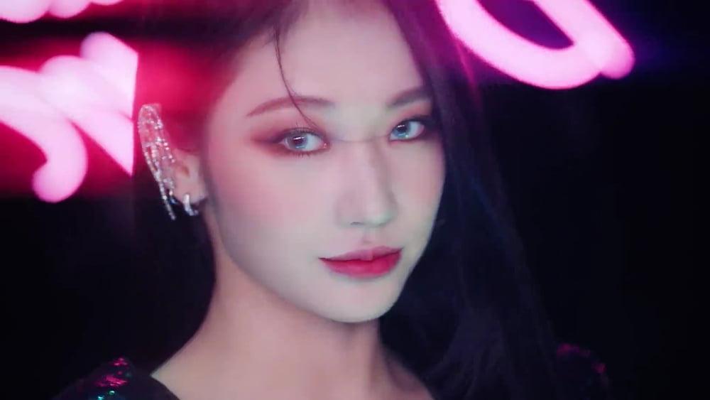 25P K-Pop Facial Screencaps