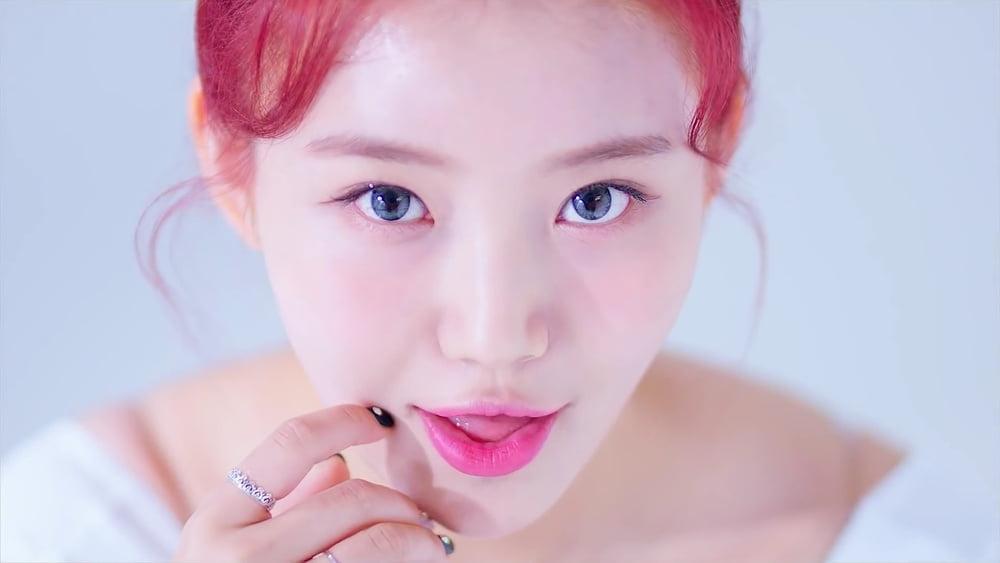 25P K-Pop Facial Screencaps