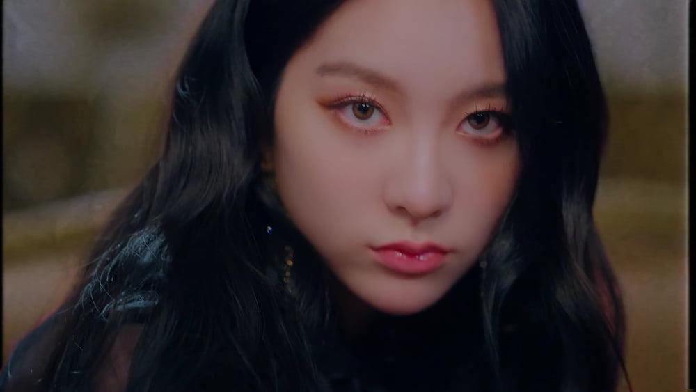 25P K-Pop Facial Screencaps