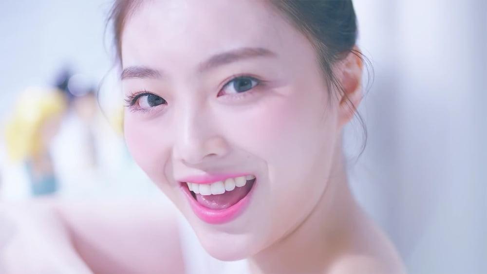 25P K-Pop Facial Screencaps