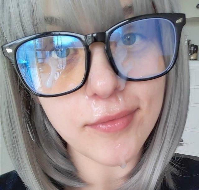 25P Girls in glasses, 7.