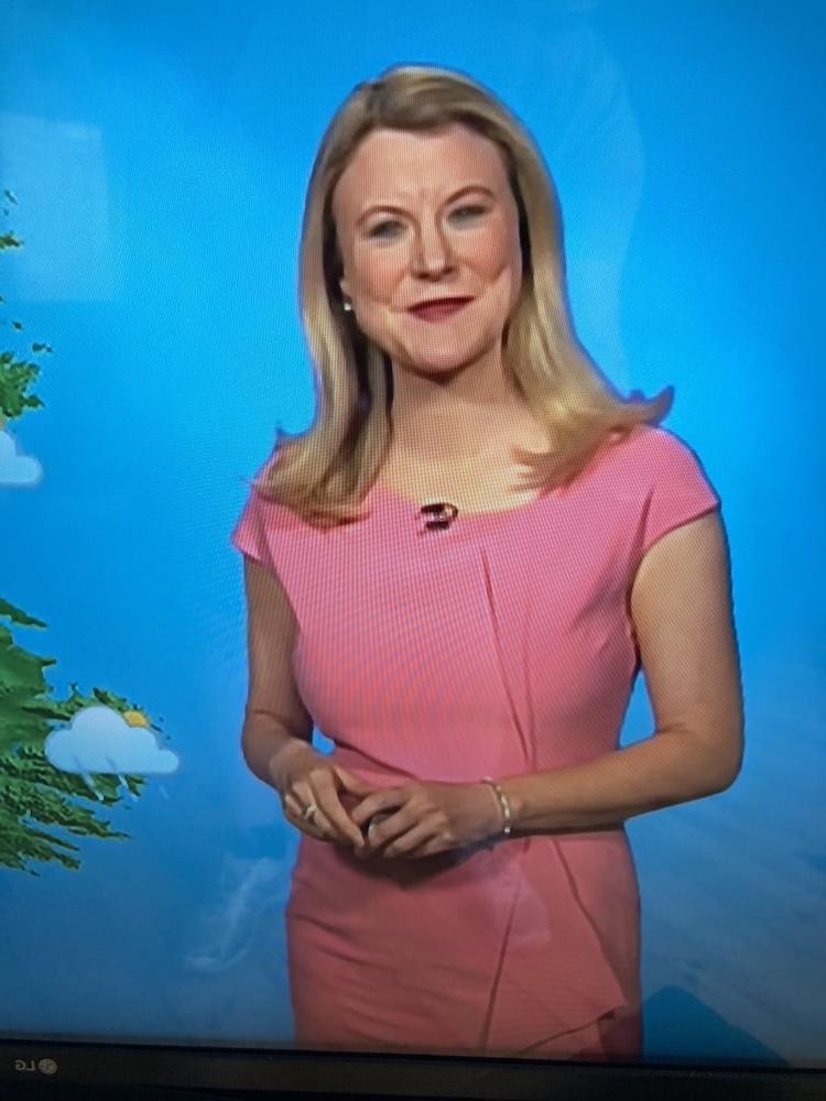 25P Irish weather girls