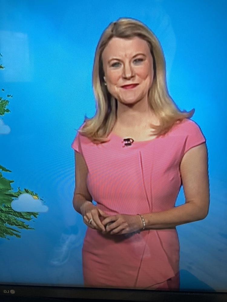 25P Irish weather girls
