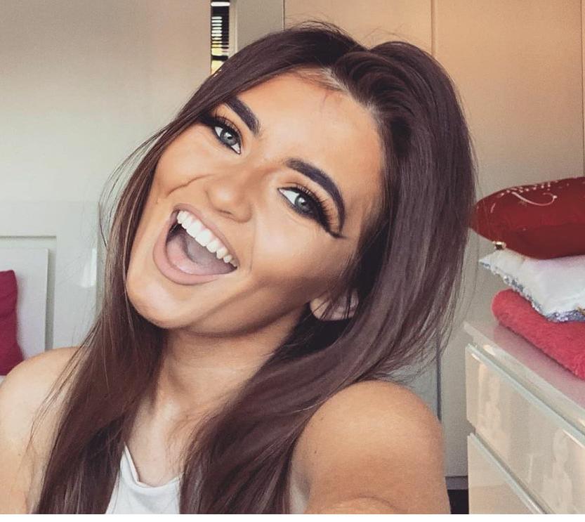 25P Random Facebook finds hot Scottish girls