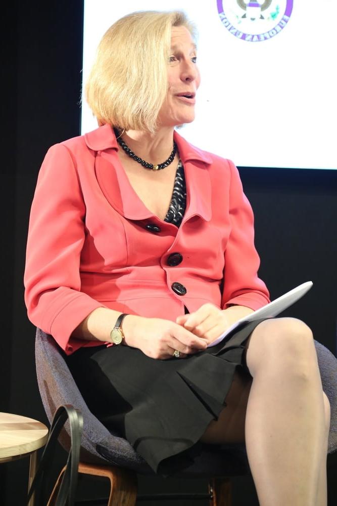 25P Old Pantyhosed Conference Cunt