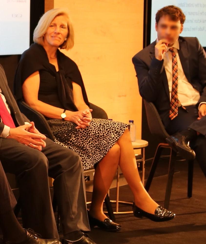 25P Old Pantyhosed Conference Cunt
