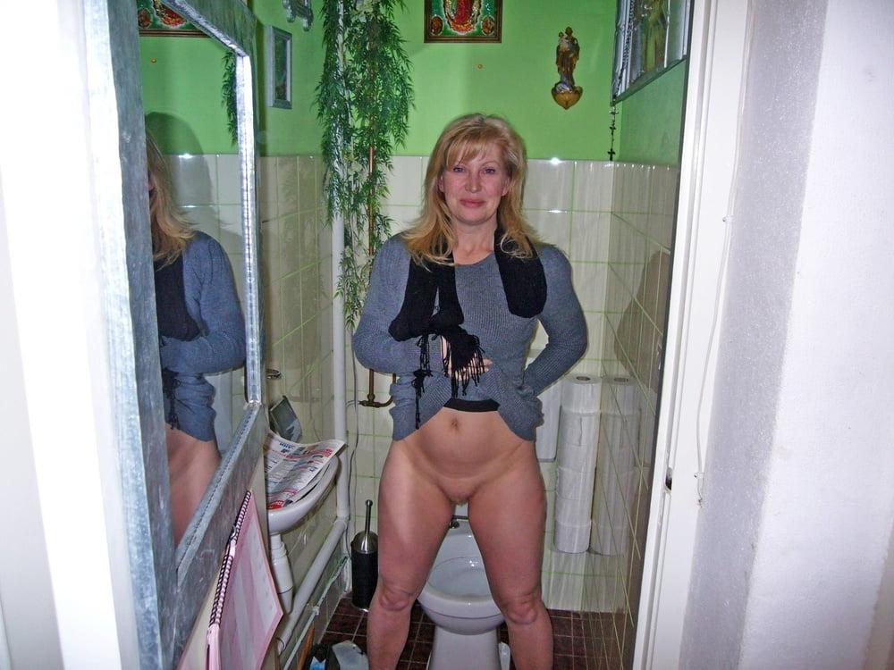 25P My Upskirt Obsession (4) Lift your skirt show us your cunt