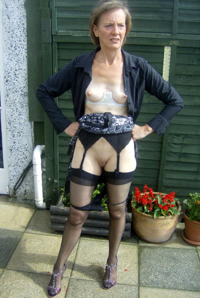 25P My Upskirt Obsession (4) Lift your skirt show us your cunt