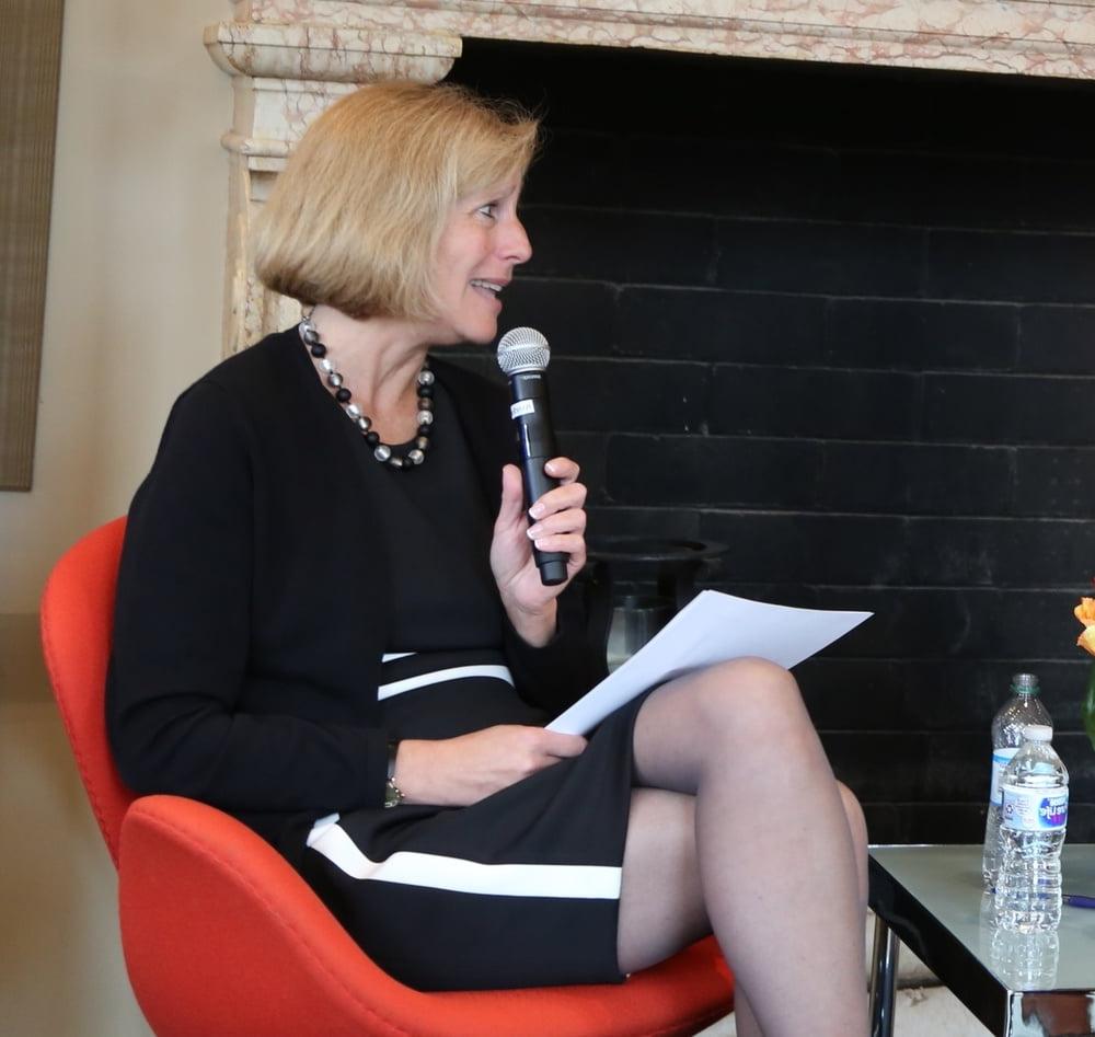25P Old Blonde Pantyhosed Conference Cunt