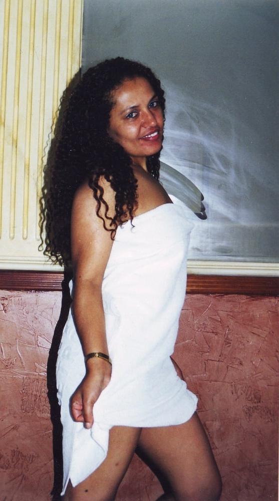 25P Brazilian married whore